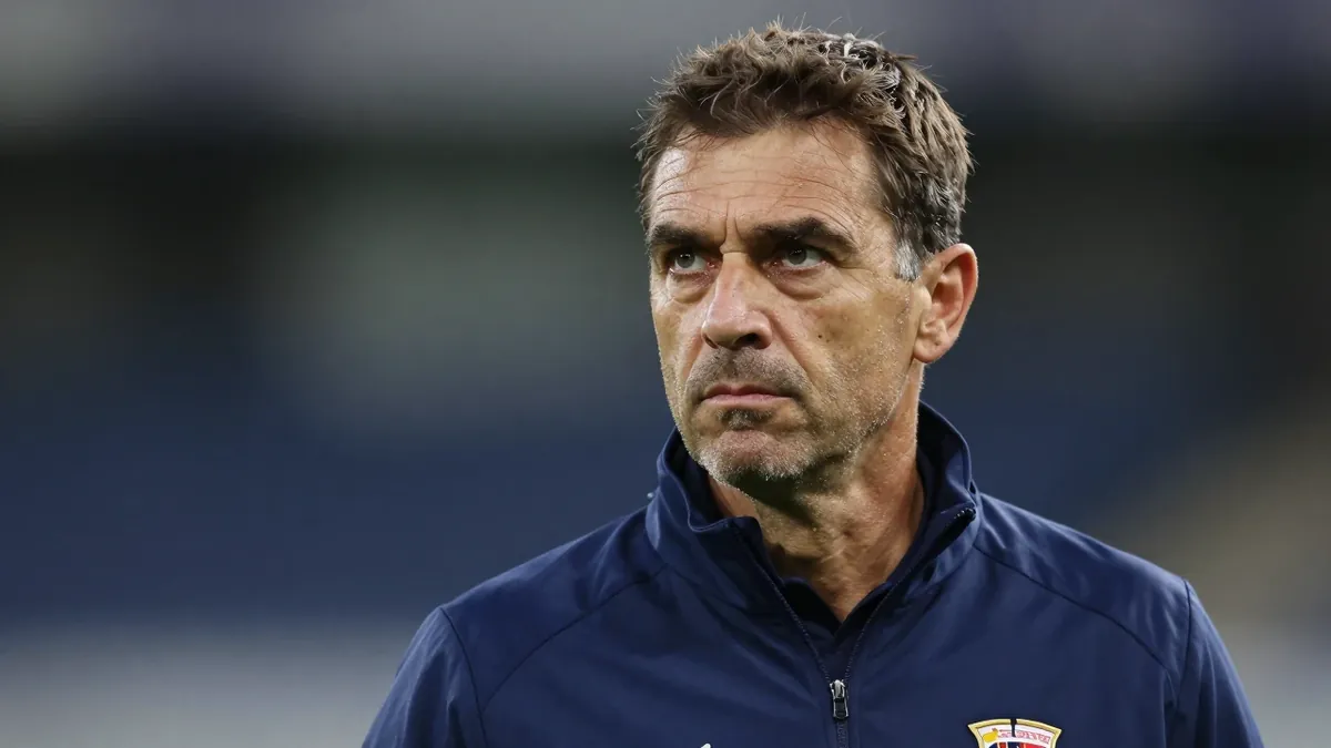 El club decidió no continuar con el técnico tras ocho partidos en el Clausura, pagando tres meses de salario, mientras...