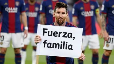 San Lorenzo de Almagro rinde homenaje a Jorge Messi, padre de Lionel Messi, en un momento emotivo antes del clásico...