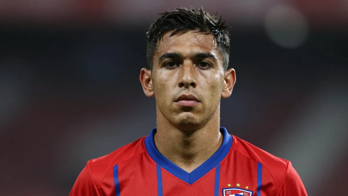 El club azulgrana desestimó una oferta de dos millones de dólares por el 100% del pase de su capitán, considerado clave...