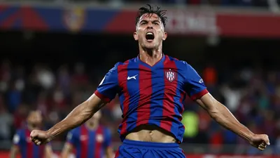 San Lorenzo de Almagro defeated Talleres 1-0 in the Clausura with a header from Alexis Cuello, on the debut of midfielder...